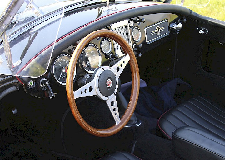 MG Blick auf Cockpit