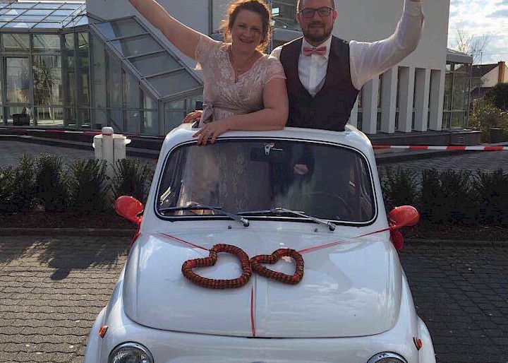 Brautpaar in Fiat
